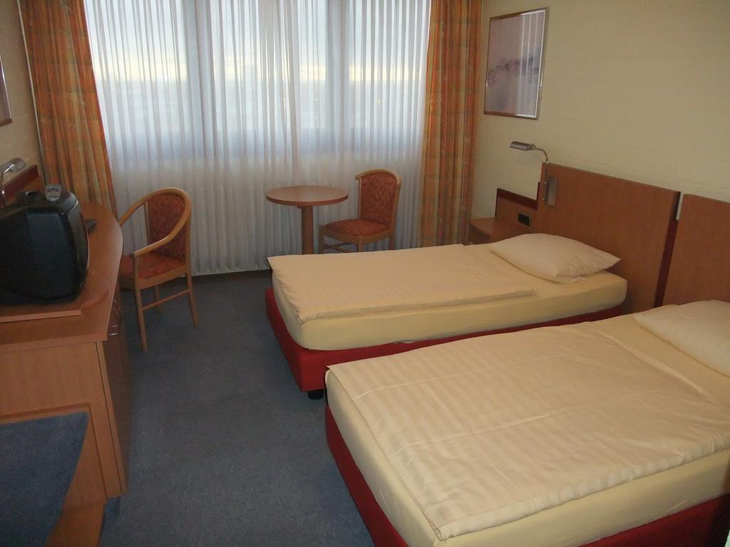 Rtb-Hotel - Sportschule Bergisch Gladbach Oda fotoğraf